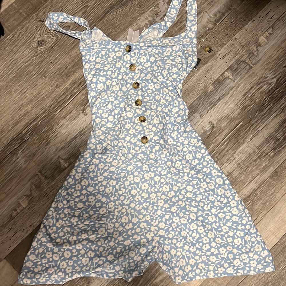 cute romper/ jumpsuit, never worn, size small, stretchy and comfortable